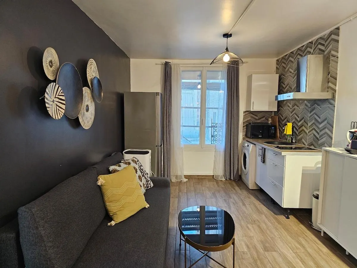 Apt At Stlazarre Opera Haussman Paris France
